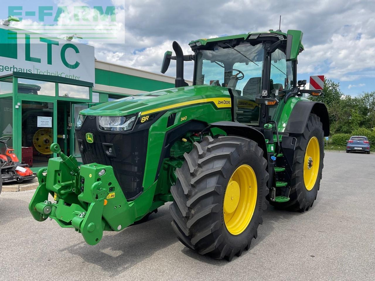 John Deere 8R340 - Farm tractor: picture 1 John Deere 8R340 - Farm tractor: picture 1
