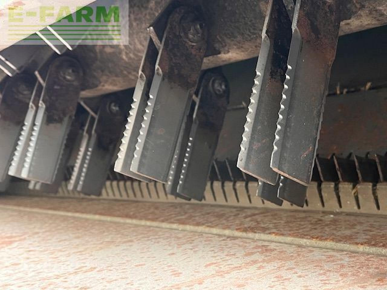 Combine harvester John Deere T670: picture 14