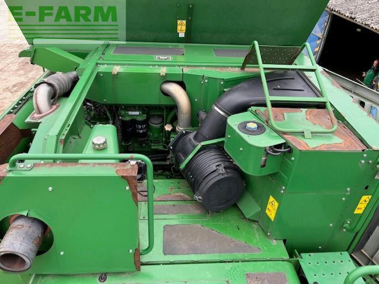 Combine harvester John Deere T670: picture 21