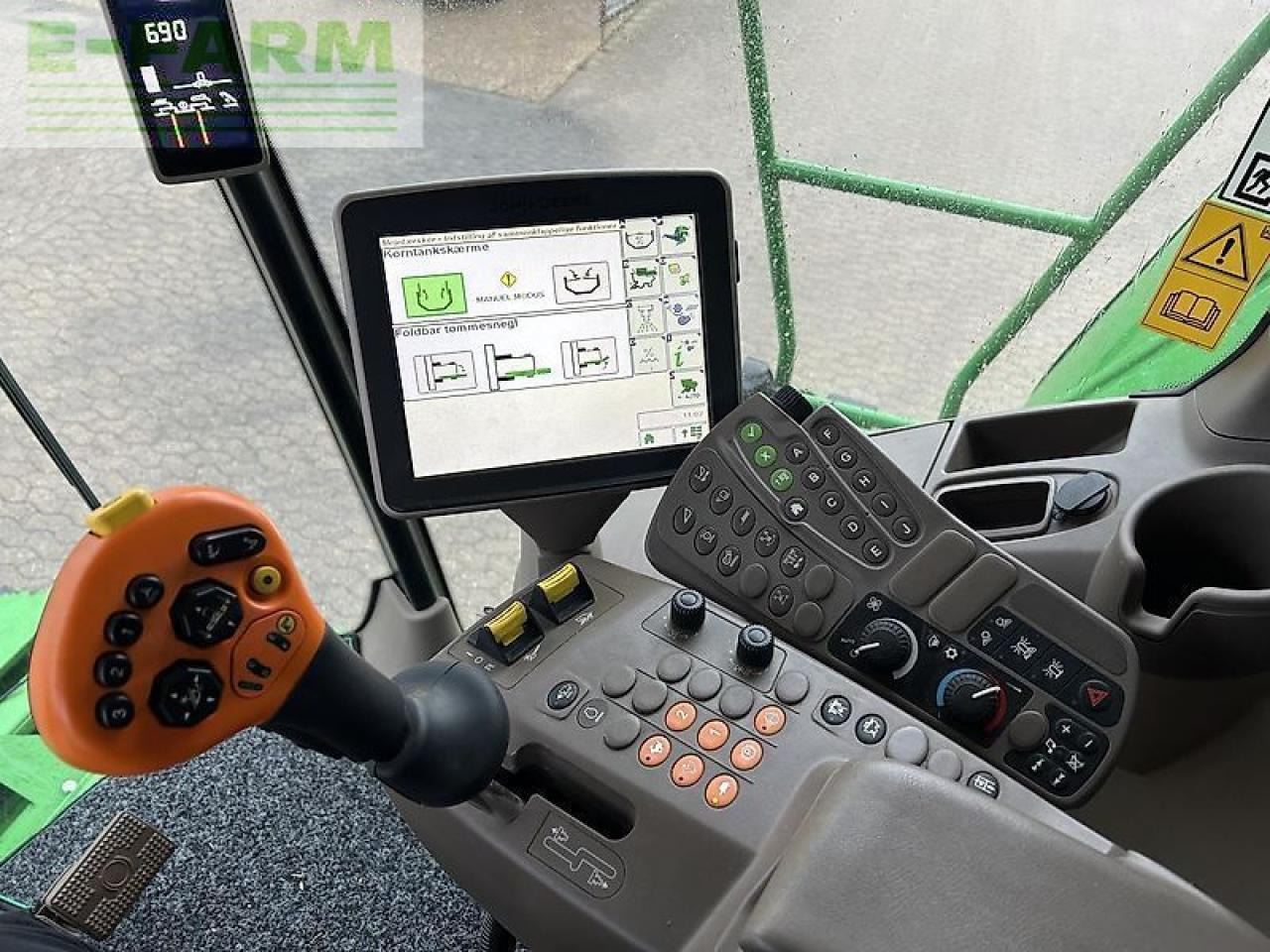 John Deere t670 - Combine harvester: picture 5 John Deere t670 - Combine harvester: picture 5