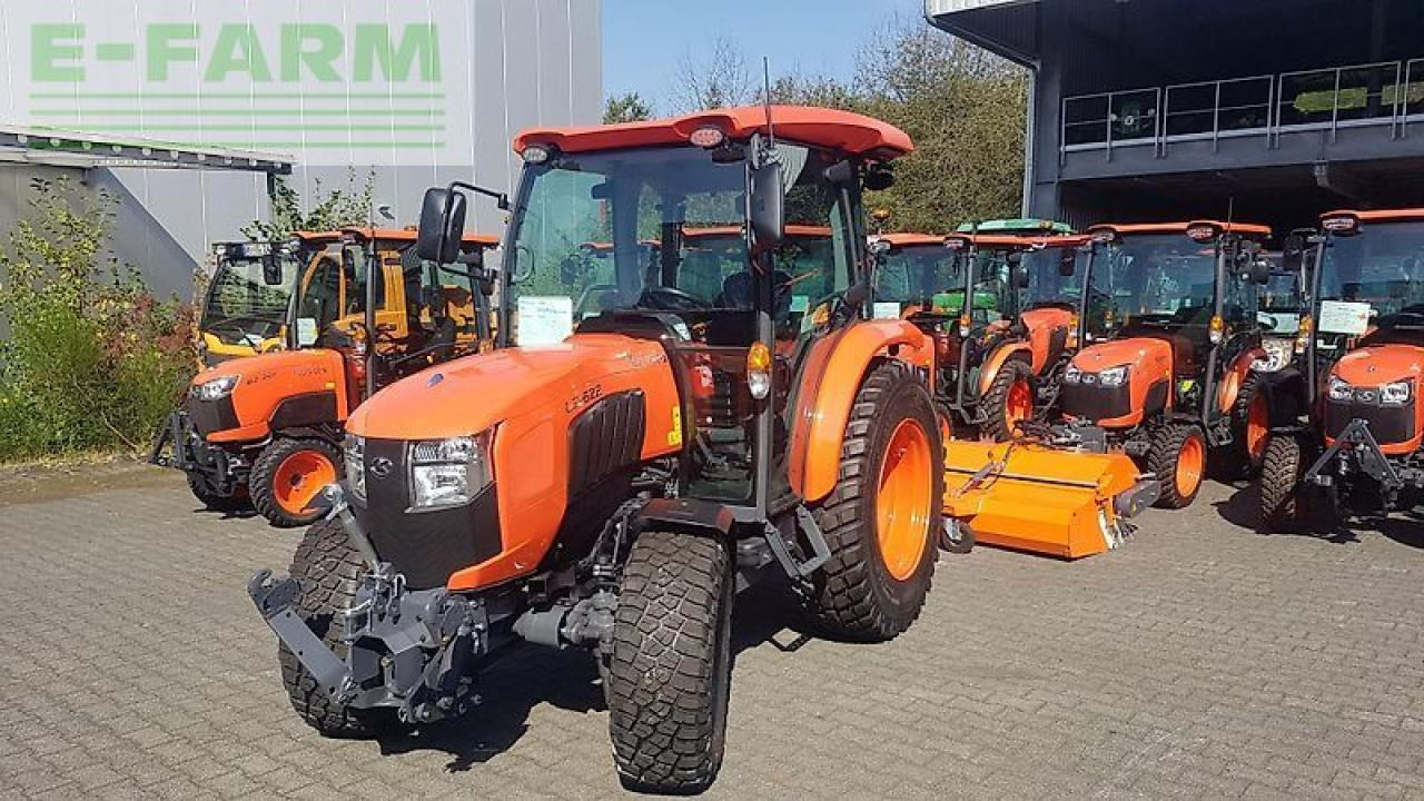 Farm tractor Kubota l2-622h cab: picture 7