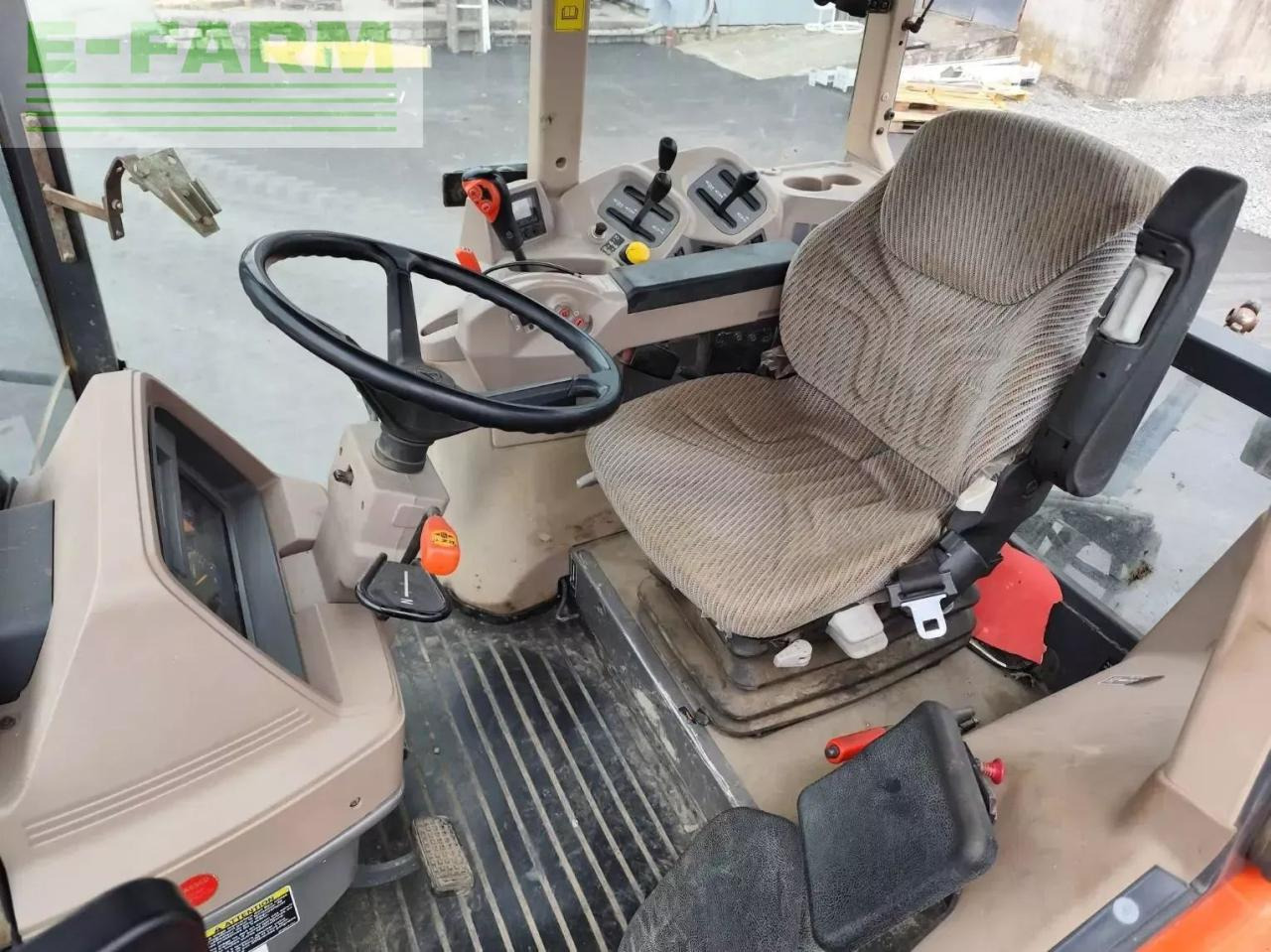 Farm tractor Kubota m128x: picture 6