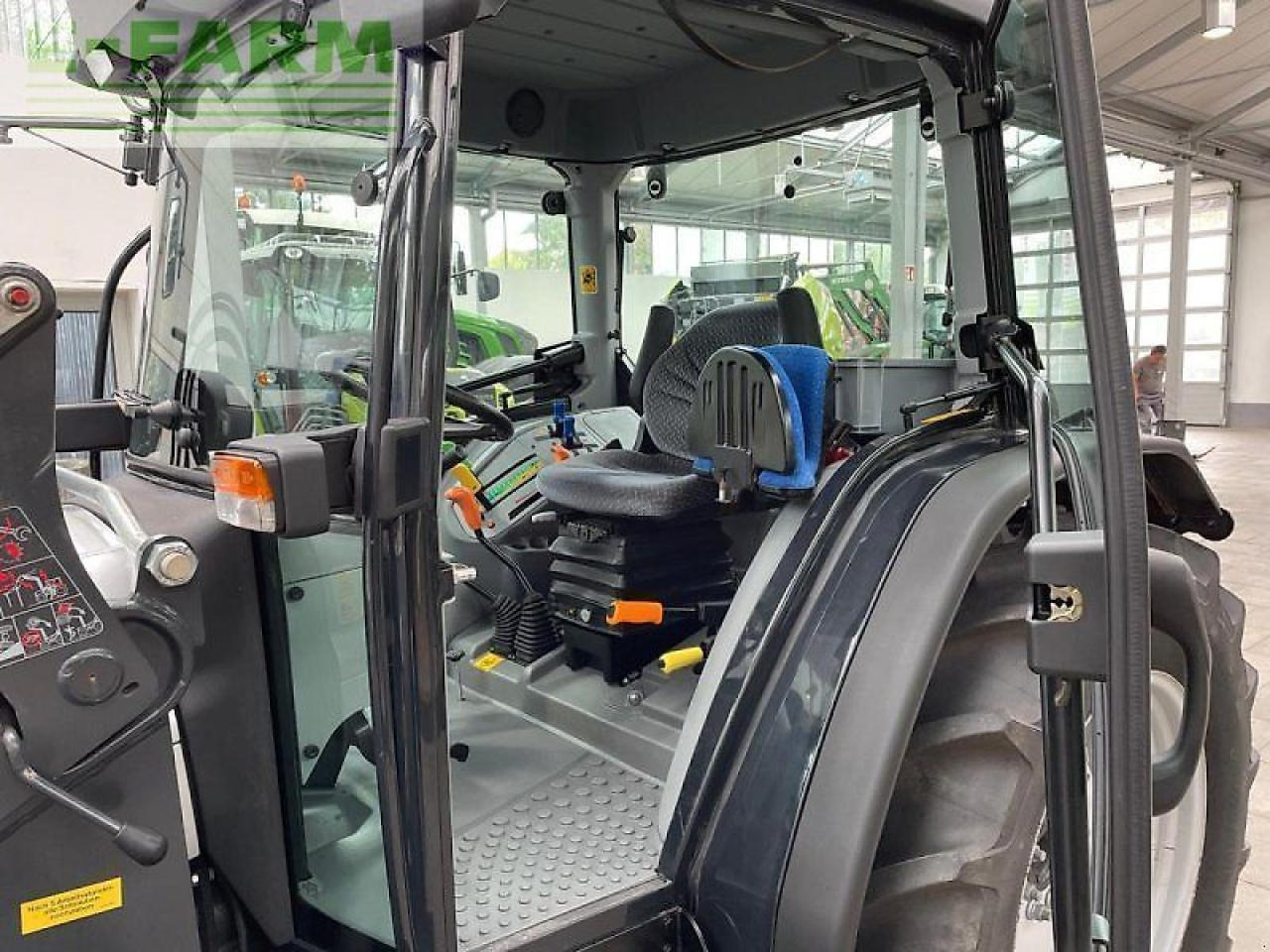 Farm tractor Lamborghini r 2.70 target dt: picture 9 Farm tractor Lamborghini r 2.70 target dt: picture 9