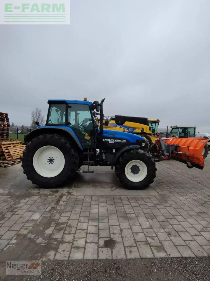 New Holland TM125 - Farm tractor: picture 5 New Holland TM125 - Farm tractor: picture 5