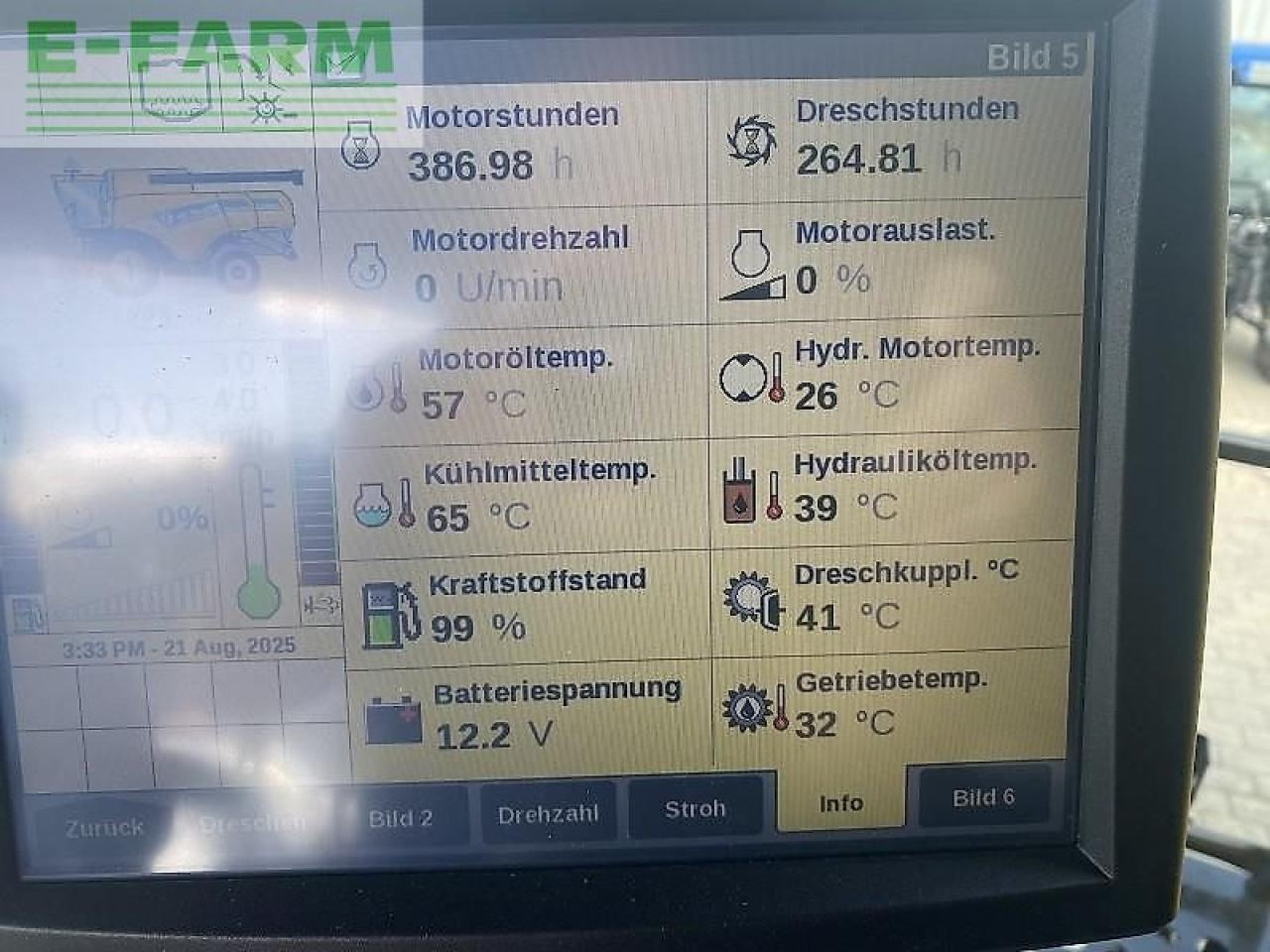 Combine harvester New Holland cx 8.90: picture 21