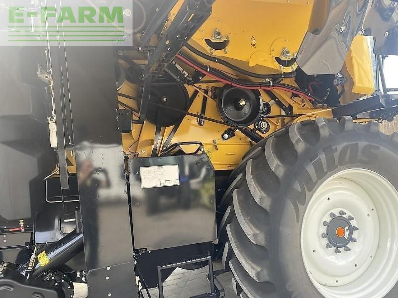 Combine harvester New Holland cx 8.90: picture 11