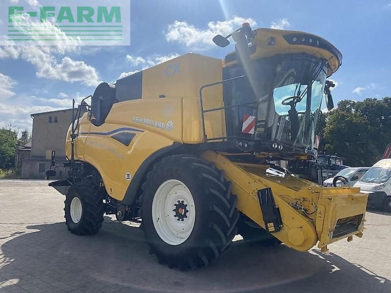 Combine harvester New Holland cx 8.90: picture 6