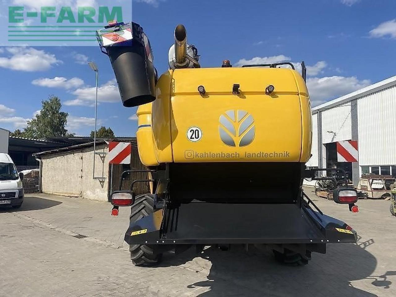 Combine harvester New Holland cx 8.90: picture 8