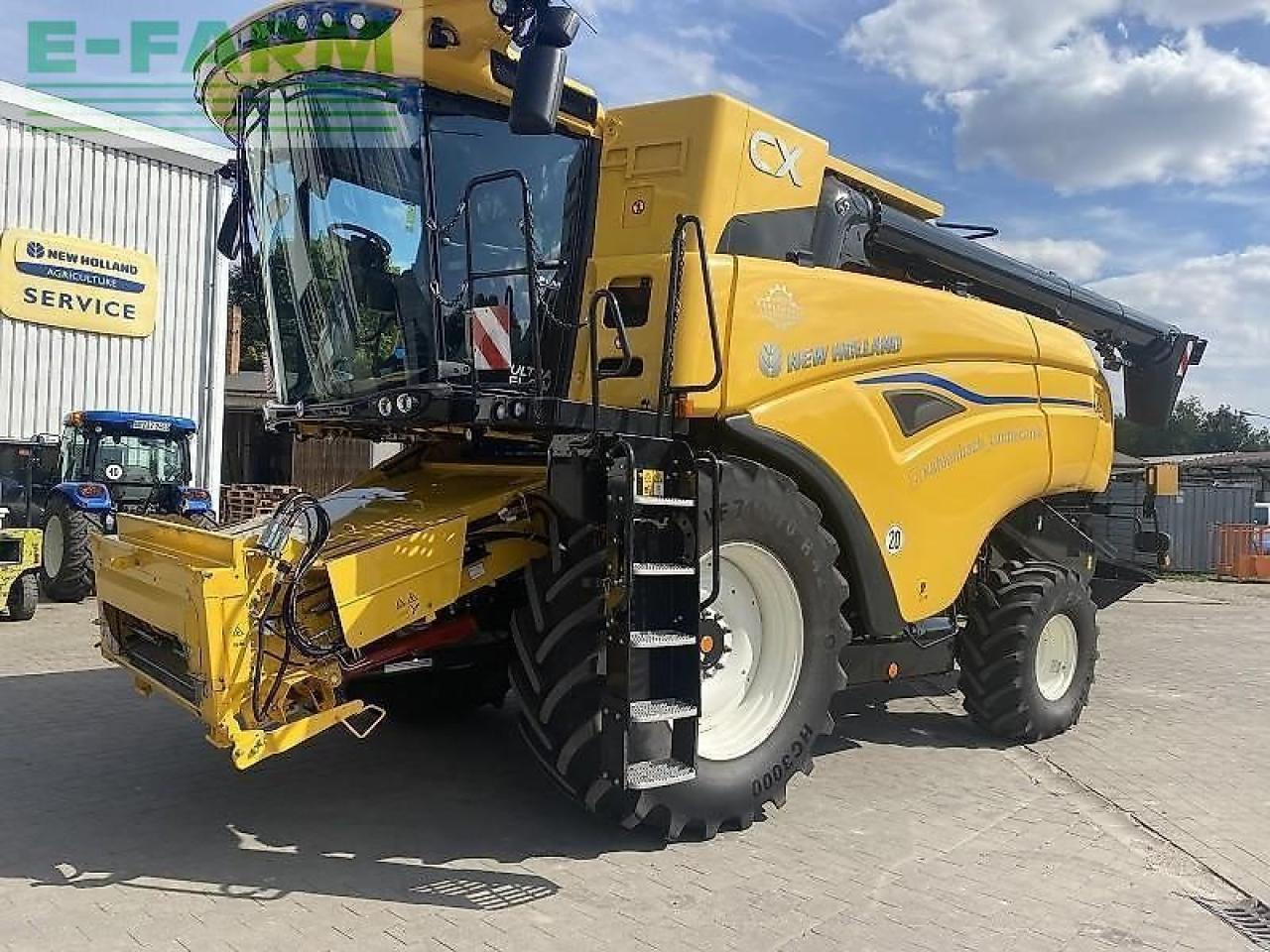 New Holland cx 8.90 - Combine harvester: picture 5 New Holland cx 8.90 - Combine harvester: picture 5