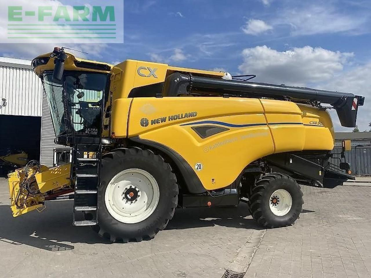New Holland cx 8.90 - Combine harvester: picture 1 New Holland cx 8.90 - Combine harvester: picture 1