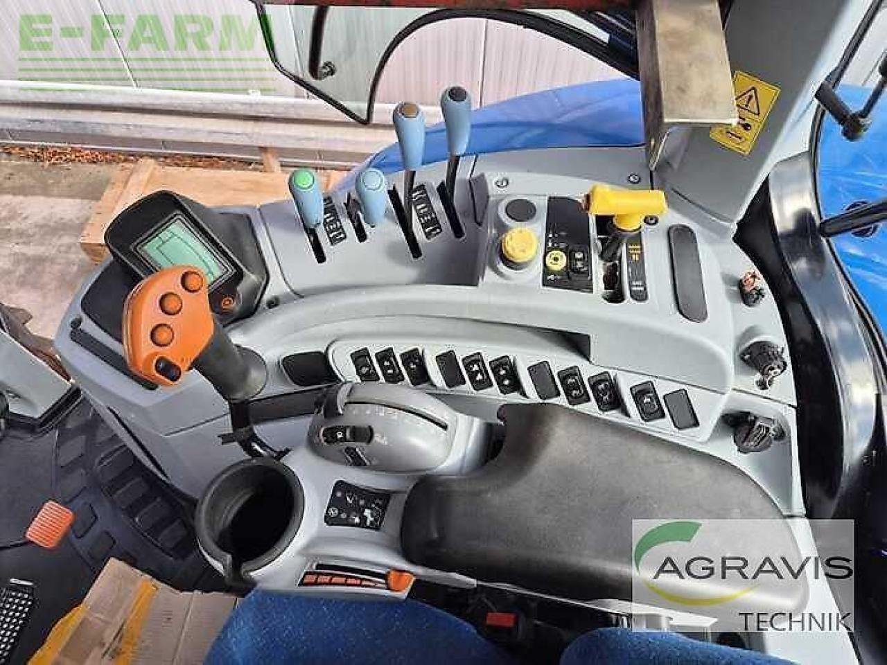 Farm tractor New Holland t 6090 pc: picture 12