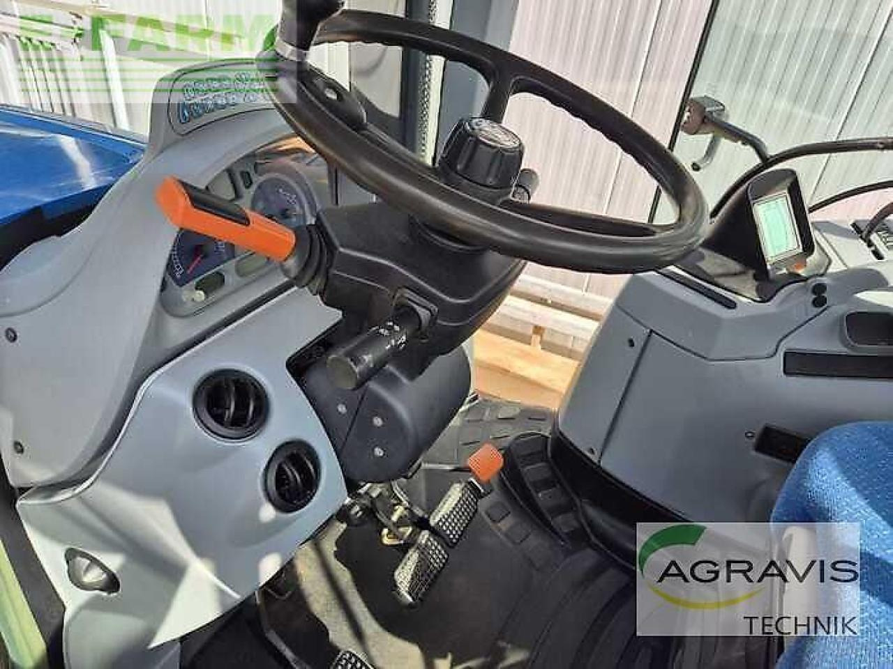 Farm tractor New Holland t 6090 pc: picture 11