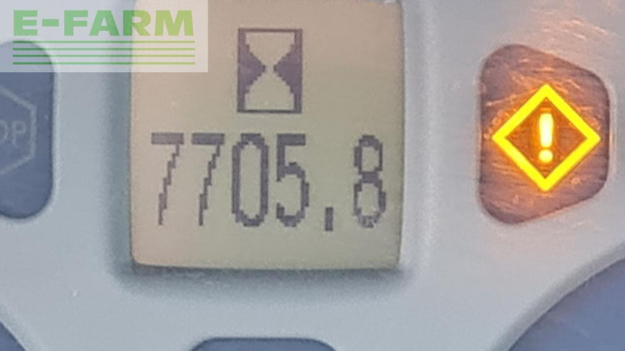 Farm tractor New Holland t6.150: picture 8