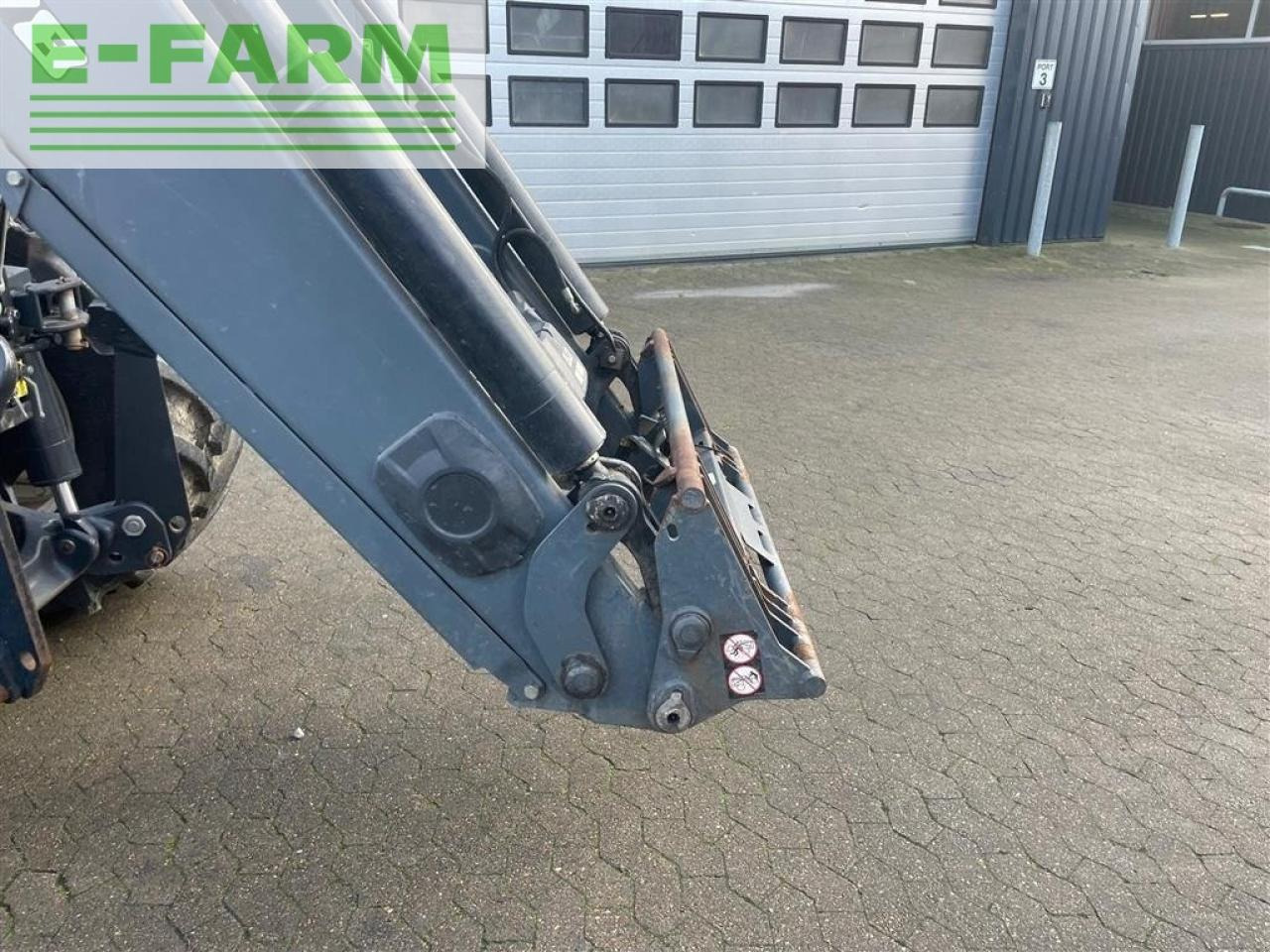 New Holland t7.220 med alø frontlæsser - Farm tractor: picture 2 New Holland t7.220 med alø frontlæsser - Farm tractor: picture 2