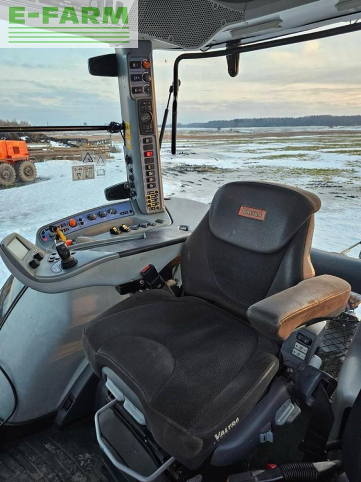 Farm tractor Valtra S294: picture 12