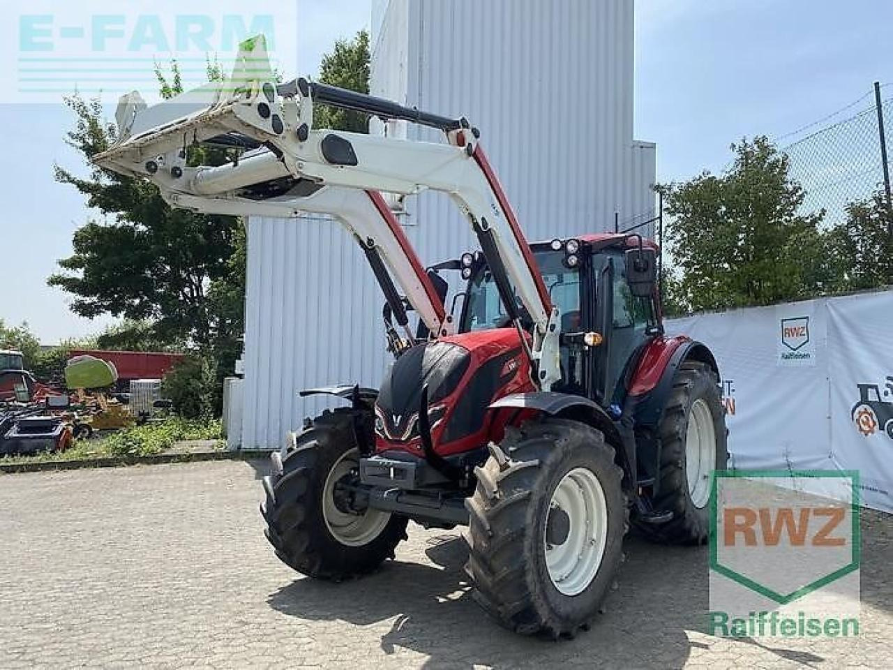 Farm tractor Valtra n135 d schlepper: picture 6