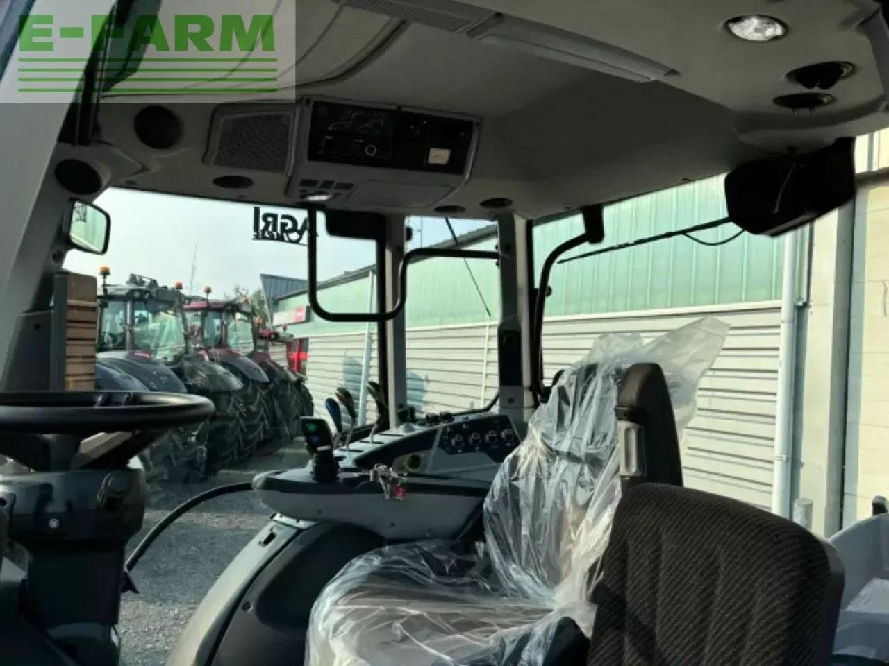 Valtra n135h - Farm tractor: picture 5 Valtra n135h - Farm tractor: picture 5