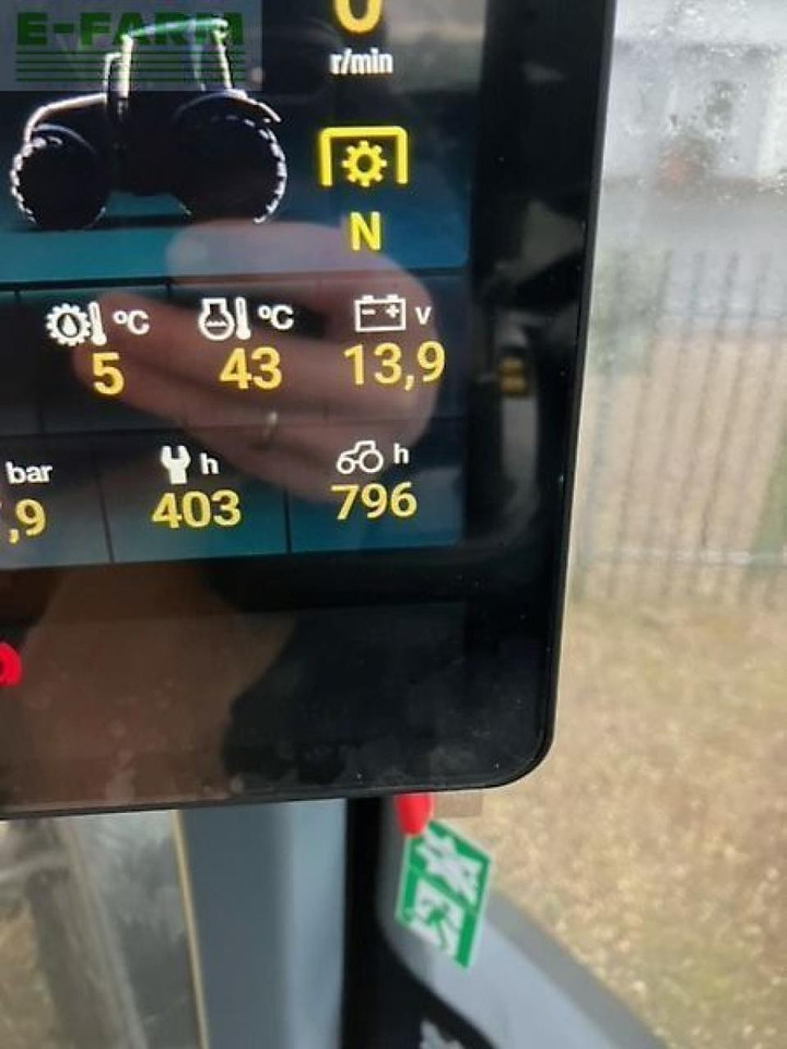 Farm tractor Valtra q305: picture 9