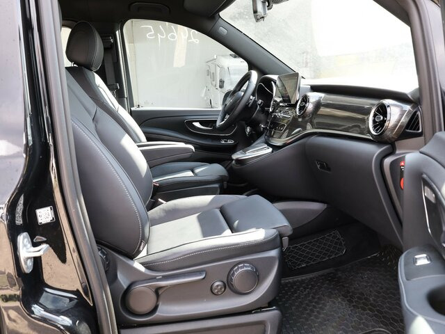MERCEDES-BENZ EQV 300 Avantgarde Line,lang,7Sitze,2xKlima,LED - Passenger van, Electric van: picture 5 MERCEDES-BENZ EQV 300 Avantgarde Line,lang,7Sitze,2xKlima,LED - Passenger van, Electric van: picture 5