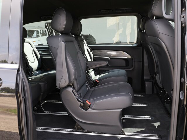 MERCEDES-BENZ EQV 300 Avantgarde Line,lang,7Sitze,2xKlima,LED - Passenger van, Electric van: picture 4 MERCEDES-BENZ EQV 300 Avantgarde Line,lang,7Sitze,2xKlima,LED - Passenger van, Electric van: picture 4