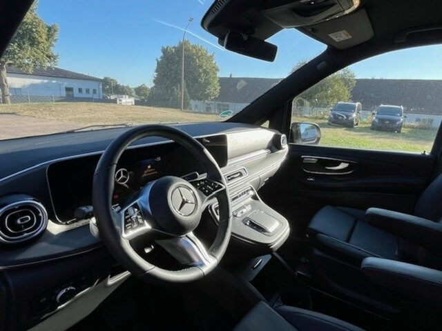 MERCEDES-BENZ V 300 Avantgarde Extralang,2xSchiebetür elektr.... - Minibus, Passenger van: picture 4 MERCEDES-BENZ V 300 Avantgarde Extralang,2xSchiebetür elektr.... - Minibus, Passenger van: picture 4