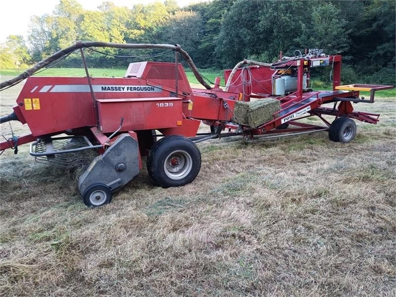 Pomi Mini 100 MF 1839 - Bale wrapper: picture 2 Pomi Mini 100 MF 1839 - Bale wrapper: picture 2