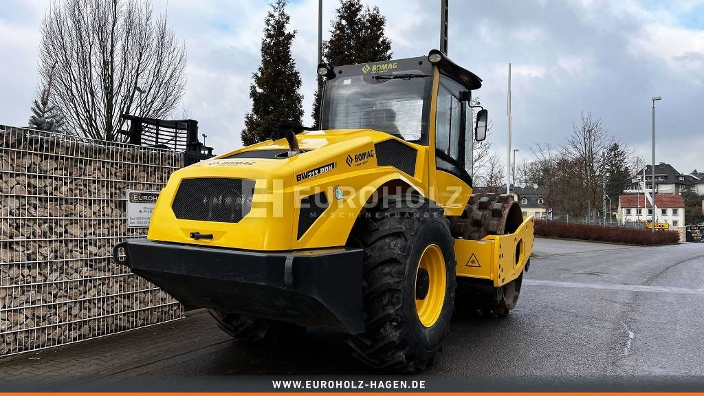 Bomag Stachelwalze BW 213 PDH-5, Schnellgang, Walzenzug - Compactor: picture 2 Bomag Stachelwalze BW 213 PDH-5, Schnellgang, Walzenzug - Compactor: picture 2