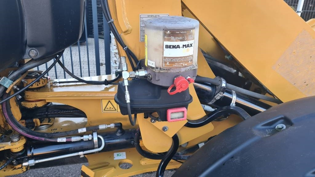 Wheel loader CAT 908 H2 hydr. Schnellwechsler 3. Steuerkreis Allrad: picture 12