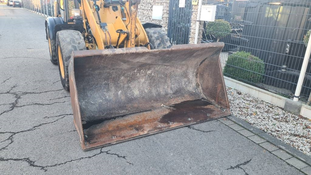 Wheel loader CAT 908 H2 hydr. Schnellwechsler 3. Steuerkreis Allrad: picture 9