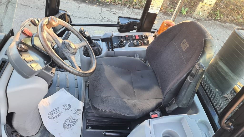 Wheel loader CAT 908 H2 hydr. Schnellwechsler 3. Steuerkreis Allrad: picture 15