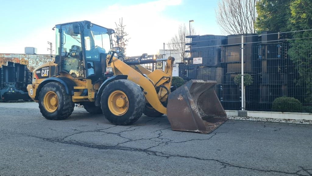 Wheel loader CAT 908 H2 hydr. Schnellwechsler 3. Steuerkreis Allrad: picture 7