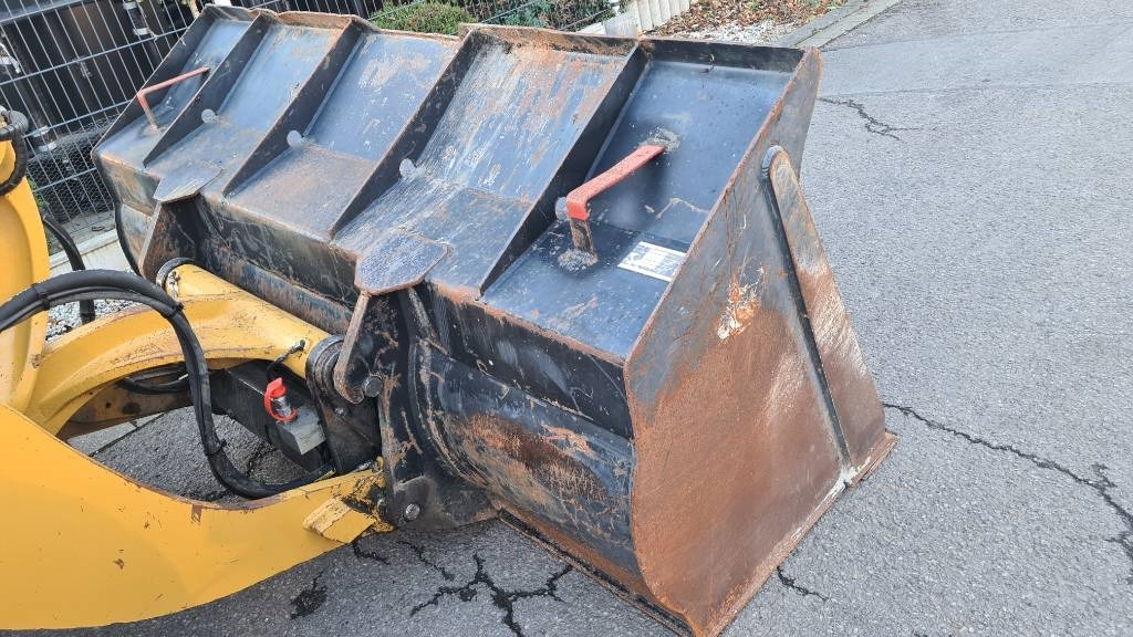 Wheel loader CAT 908 H2 hydr. Schnellwechsler 3. Steuerkreis Allrad: picture 10