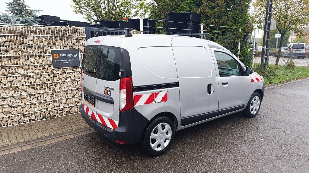 Dacia Dokker Transporter, Kastenwagen, Werkstattschränke - Small van: picture 3 Dacia Dokker Transporter, Kastenwagen, Werkstattschränke - Small van: picture 3