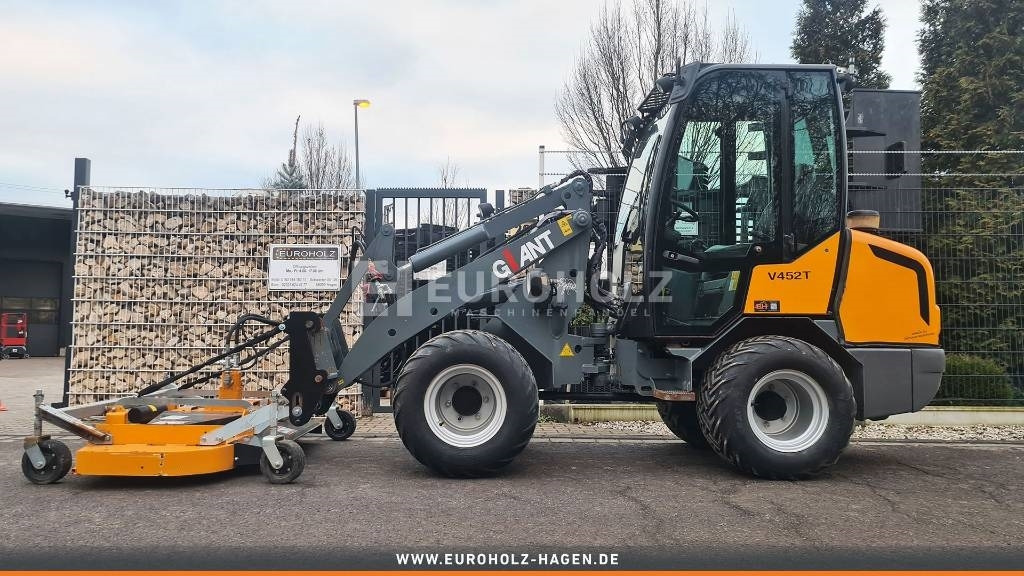 GiANT Radlader V452T, Bodenfräse, Mähwerk, Frontschaufel - Compact loader: picture 4 GiANT Radlader V452T, Bodenfräse, Mähwerk, Frontschaufel - Compact loader: picture 4