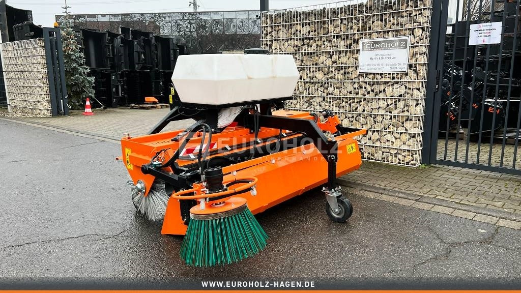 Kehrmaschine ZM2000 mit Seitenbesen - Broom for Municipal/ Special vehicle: picture 4 Kehrmaschine ZM2000 mit Seitenbesen - Broom for Municipal/ Special vehicle: picture 4