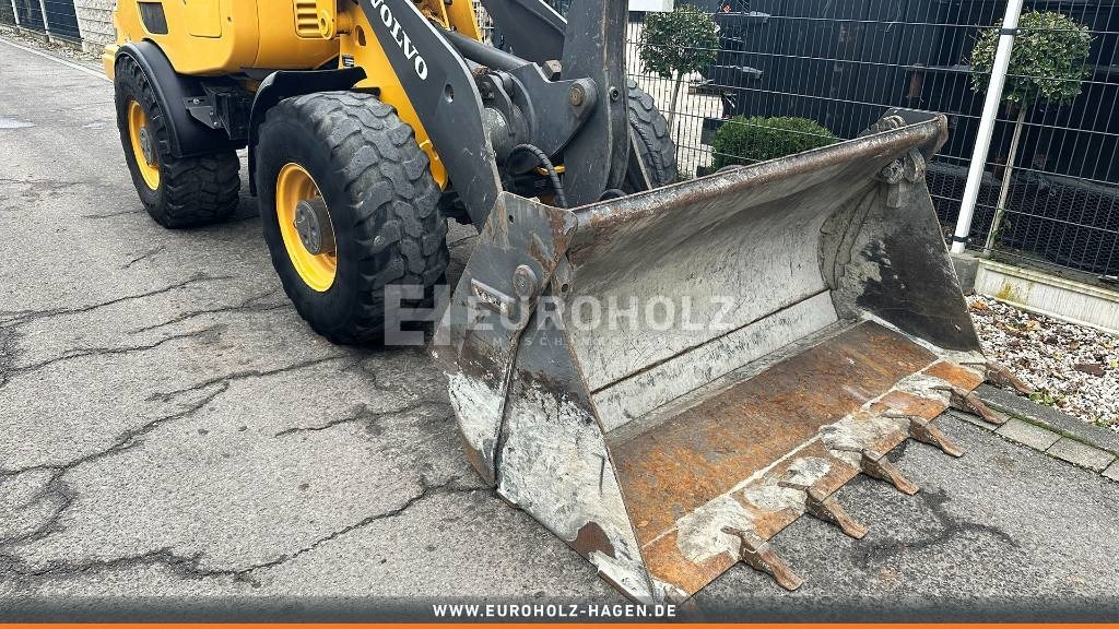 Volvo L 28 F, Radlader, hydr. Schnellwechsler, Schaufel - Wheel loader: picture 5 Volvo L 28 F, Radlader, hydr. Schnellwechsler, Schaufel - Wheel loader: picture 5