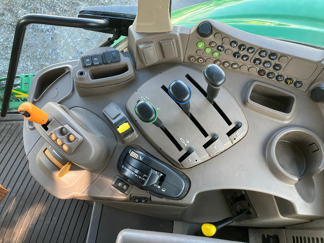 John Deere 6155M - Farm tractor: picture 5 John Deere 6155M - Farm tractor: picture 5