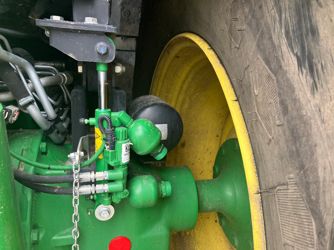 John Deere 6175R - Farm tractor: picture 5 John Deere 6175R - Farm tractor: picture 5