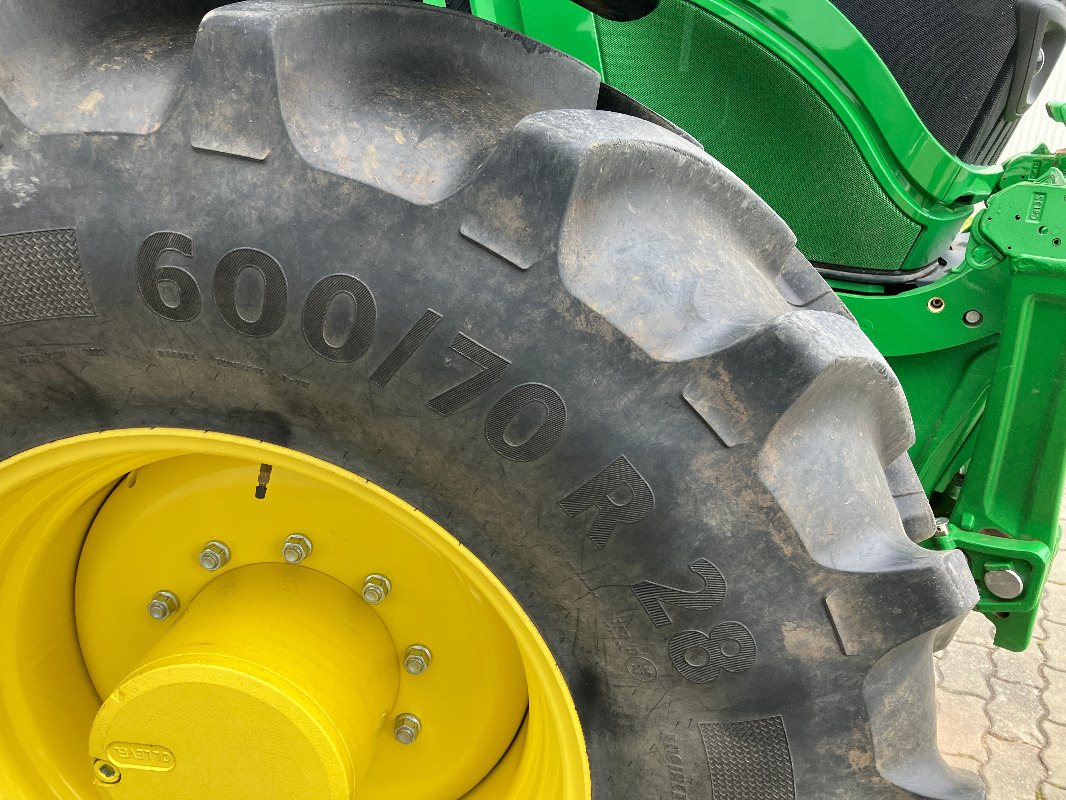 John Deere 6195R - Farm tractor: picture 3 John Deere 6195R - Farm tractor: picture 3