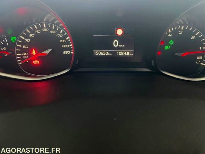 308 ALLURE 1.5 BHDI 130cv EAT8 - 04/2018 - 150900 KM - Station wagon: picture 5 308 ALLURE 1.5 BHDI 130cv EAT8 - 04/2018 - 150900 KM - Station wagon: picture 5