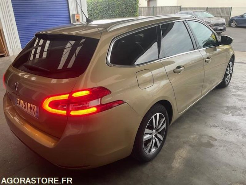 308 ALLURE 1.5 BHDI 130cv EAT8 - 04/2018 - 150900 KM - Station wagon: picture 3 308 ALLURE 1.5 BHDI 130cv EAT8 - 04/2018 - 150900 KM - Station wagon: picture 3