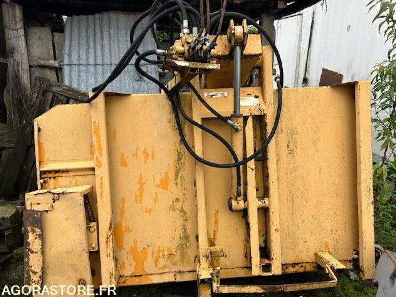 DESILEUSE LUCAS - Agricultural machinery: picture 1 DESILEUSE LUCAS - Agricultural machinery: picture 1