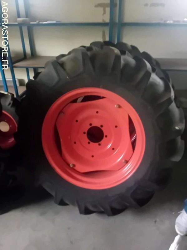 PNEUMATIQUE MONTE SUR JANTE TRACTEUR KUBOTA - Agricultural machinery: picture 1 PNEUMATIQUE MONTE SUR JANTE TRACTEUR KUBOTA - Agricultural machinery: picture 1