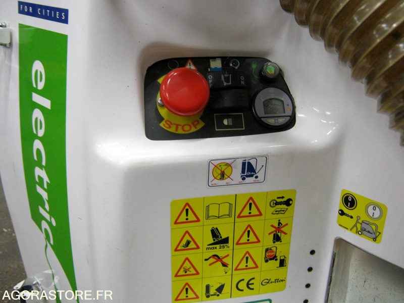 Aspirateur de déchets avec appareil de nettoyage des filtres - Industrial vacuum cleaner: picture 5 Aspirateur de déchets avec appareil de nettoyage des filtres - Industrial vacuum cleaner: picture 5