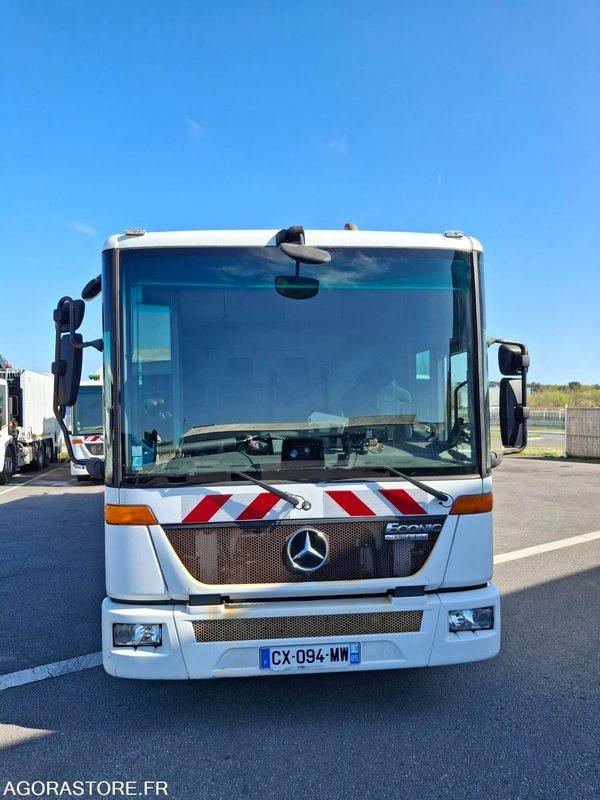 BOM Mercedes Econic 243135 kms 2013 - CX-094-MW - Garbage truck: picture 5 BOM Mercedes Econic 243135 kms 2013 - CX-094-MW - Garbage truck: picture 5