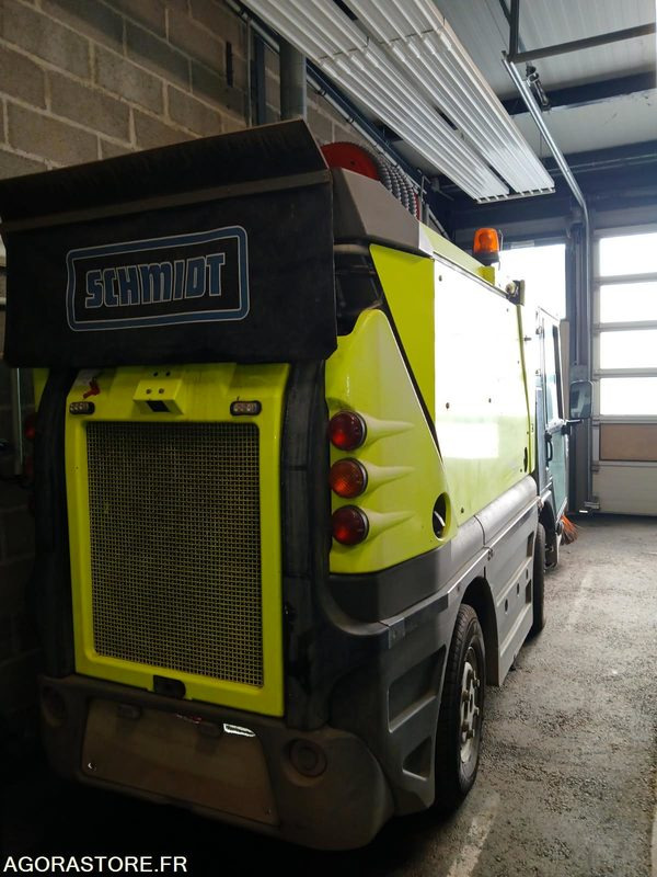 Balayeuse - Road sweeper: picture 1 Balayeuse - Road sweeper: picture 1