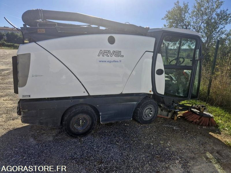 Balayeuse SCHMIDT 2242 heures 2017 - Road sweeper: picture 4 Balayeuse SCHMIDT 2242 heures 2017 - Road sweeper: picture 4