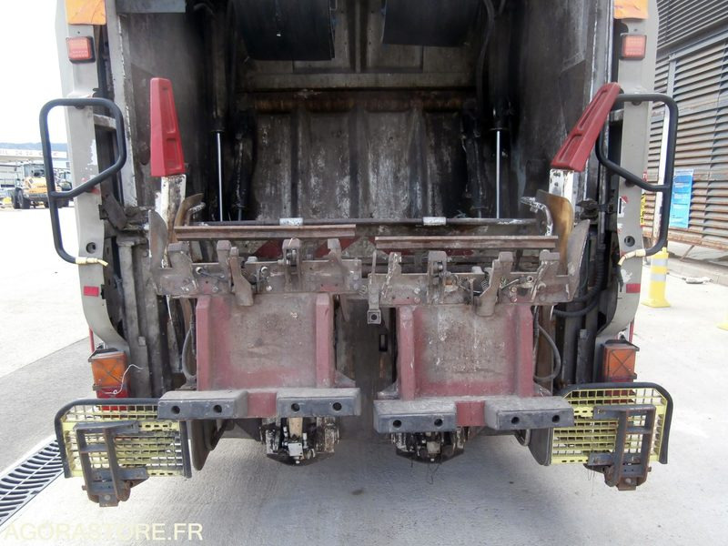 Benne Renault Premium 29HAB2 SEMAT - 2008 - 185600 kms - Garbage truck: picture 5 Benne Renault Premium 29HAB2 SEMAT - 2008 - 185600 kms - Garbage truck: picture 5