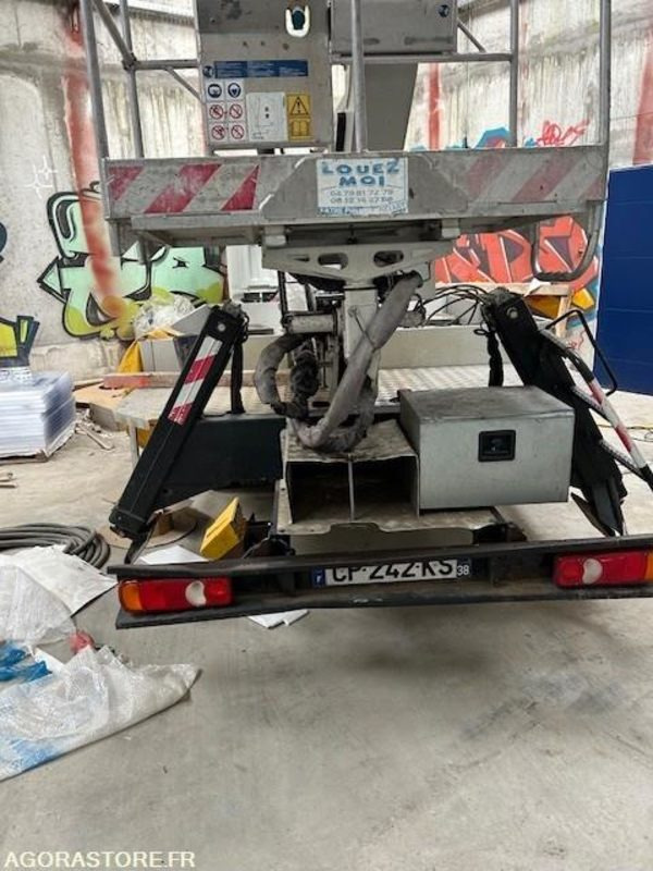 CAMION NACELLE NISSAN IMER P 23 AS 11 2013 20 000 KM - Truck mounted aerial platform: picture 2 CAMION NACELLE NISSAN IMER P 23 AS 11 2013 20 000 KM - Truck mounted aerial platform: picture 2