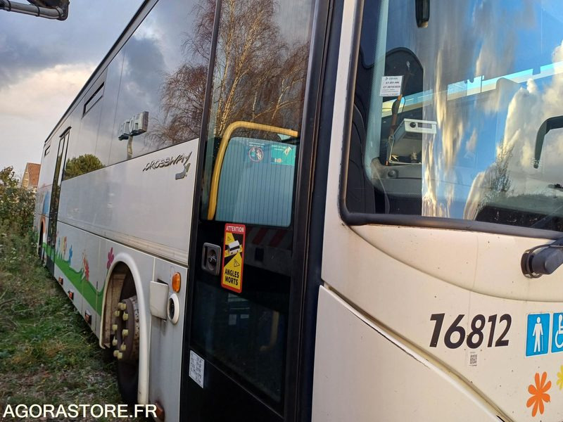 CAR IVECO CROSSWAY -N°16812 -MEC 2010 / 511000KM AT-851-NN - School bus: picture 2 CAR IVECO CROSSWAY -N°16812 -MEC 2010 / 511000KM AT-851-NN - School bus: picture 2